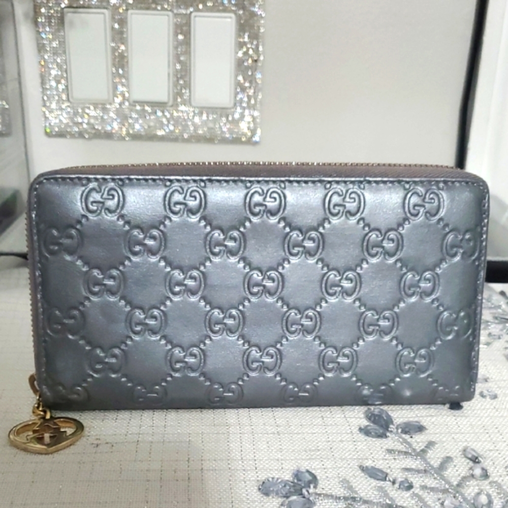 🇮🇹Gucci Guccisima Metallic Gray GG Embossed Zip around Wallet